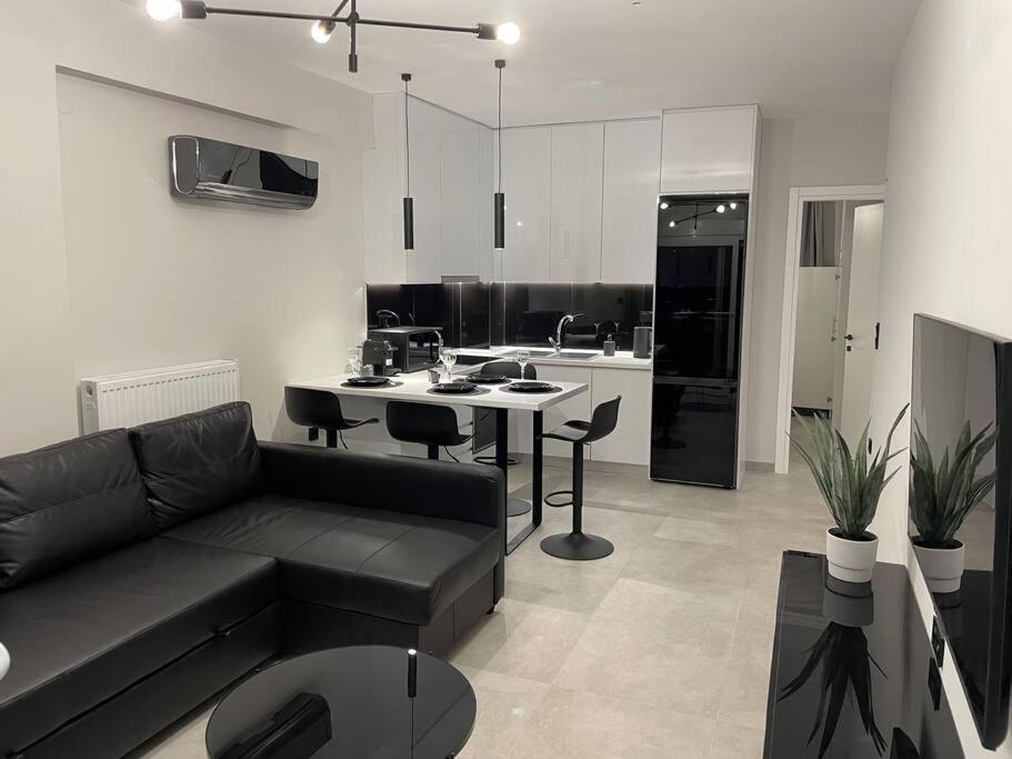 Elite With Private Parking Apartment Kavala